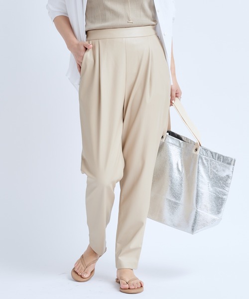 DouDou（ドゥドゥ）の「フェイクレザーパンツ（その他パンツ・レディース・ブラック/ベージュ・38/36）」の16枚目の写真