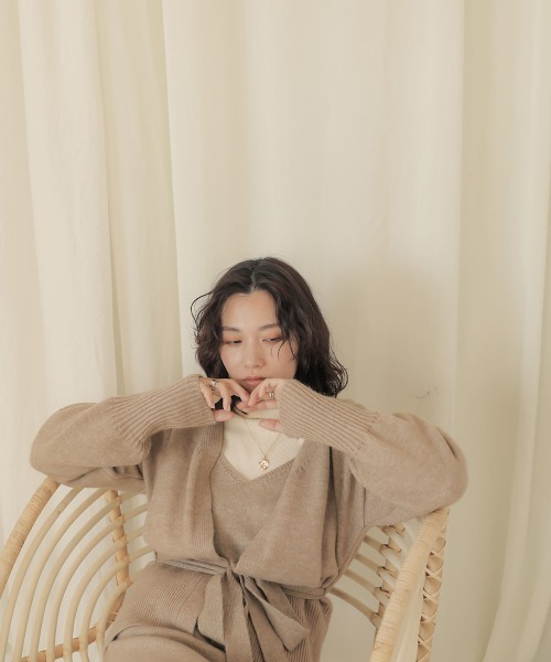 Bab（バブ）の「【WEB限定】ニットキャミワンピース×カーディガン２ピースセットアップ（ワンピース・レディース・ネイビー/ベージュ/ライトグレー・38）」の19枚目の写真