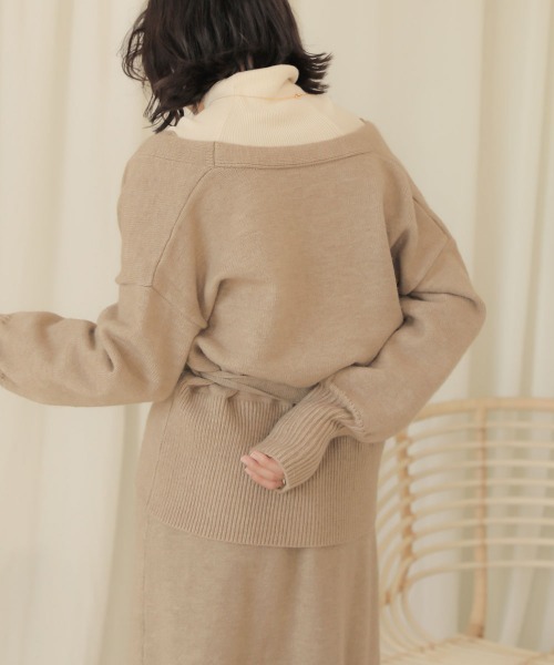 Bab（バブ）の「【WEB限定】ニットキャミワンピース×カーディガン２ピースセットアップ（ワンピース・レディース・ネイビー/ベージュ/ライトグレー・38）」の6枚目の写真