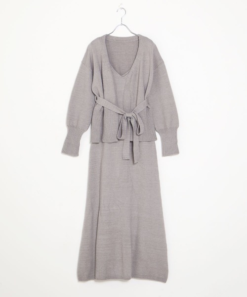 Bab（バブ）の「【WEB限定】ニットキャミワンピース×カーディガン２ピースセットアップ（ワンピース・レディース・ネイビー/ベージュ/ライトグレー・38）」の7枚目の写真