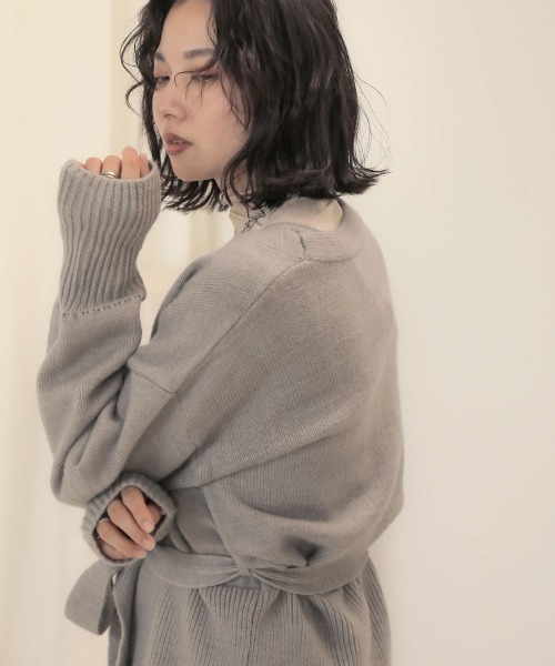 Bab（バブ）の「【WEB限定】ニットキャミワンピース×カーディガン２ピースセットアップ（ワンピース・レディース・ネイビー/ベージュ/ライトグレー・38）」の21枚目の写真