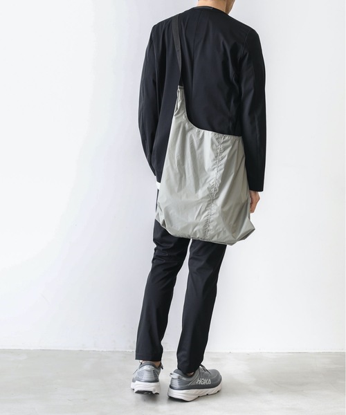 ATTACHMENT（アタッチメント）の「HIGH GAUGE JERSEY COLLARLESS TECHNICAL BLAZER（テーラードジャケット・メンズ・ライトグレー/グレー系その他/ブラック・2/1/3/4）」の4枚目の写真