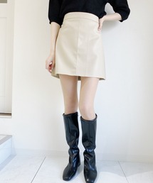 Loueme（ルエム）の「ハイウエストフェイクレザースカパン（スカート）」