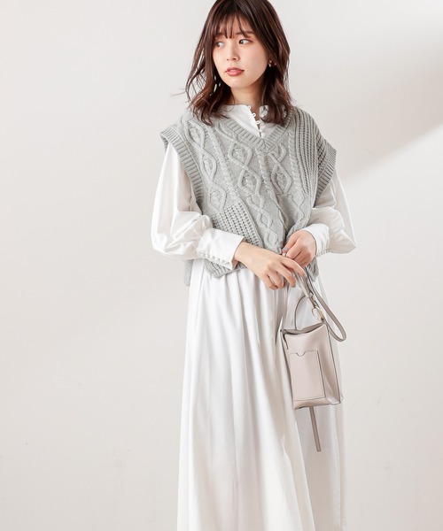 natural couture(ナチュラルクチュール)の「ショート丈ニットベスト×ブラウスセット(シャツ/ブラウス・レディース・ライトグレー/ベージュ/アイボリー・FREE)」の4枚目の写真