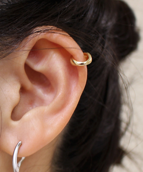 MODE ROBE（モードローブ）の「スモールシンプルイヤーカフ（イヤーカフ・レディース・シルバー/ゴールド・FREE）」の7枚目の写真