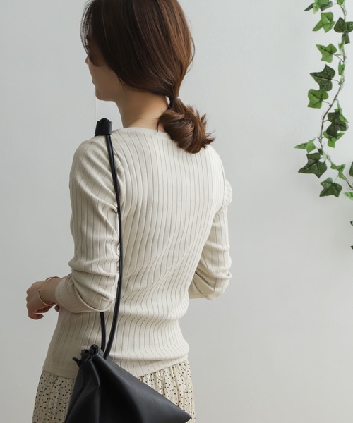 URBAN RESEARCH DOORS（アーバンリサーチドアーズ）の「針抜き長袖カットソー（Tシャツ/カットソー・レディース・グレー系その他/グリーン系その他/ブラック/オフホワイト・ONE）」の6枚目の写真