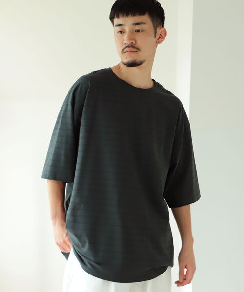 BEAMS（ビームス）の「BEAMS / ルーズ ボーダー Tシャツ（Tシャツ/カットソー・メンズ・ダークグリーン/ライトブラウン・SMALL/MEDIUM/LARGE/X-LARGE）」の3枚目の写真