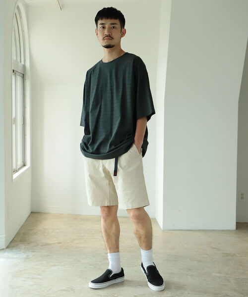 BEAMS（ビームス）の「BEAMS / ルーズ ボーダー Tシャツ（Tシャツ/カットソー・メンズ・ダークグリーン/ライトブラウン・SMALL/MEDIUM/LARGE/X-LARGE）」の7枚目の写真