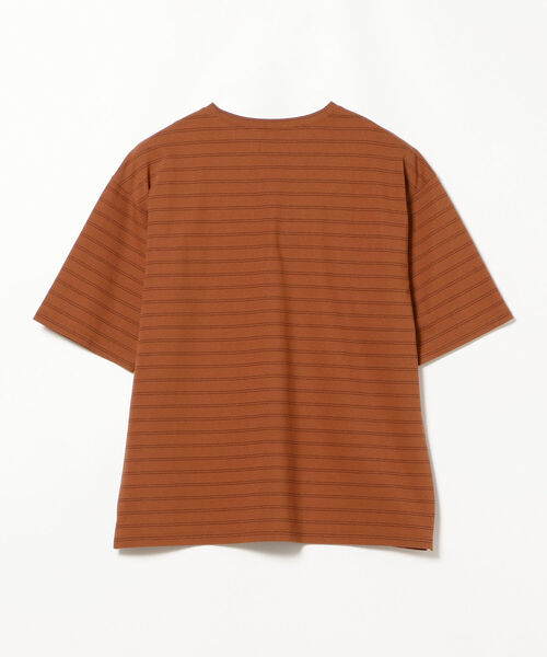 BEAMS（ビームス）の「BEAMS / ルーズ ボーダー Tシャツ（Tシャツ/カットソー・メンズ・ダークグリーン/ライトブラウン・SMALL/MEDIUM/LARGE/X-LARGE）」の17枚目の写真