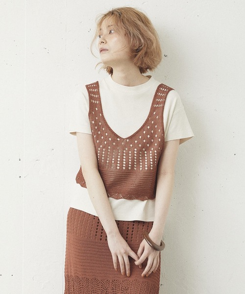 kivi(キヴィ)の「かぎ針ニットビスチェ(ニット/セーター・レディース・ブラック/ベージュ/ダークオレンジ・FREE)」の3枚目の写真