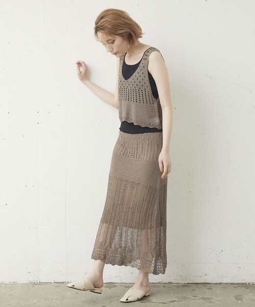 kivi(キヴィ)の「かぎ針ニットビスチェ(ニット/セーター・レディース・ブラック/ベージュ/ダークオレンジ・FREE)」の13枚目の写真