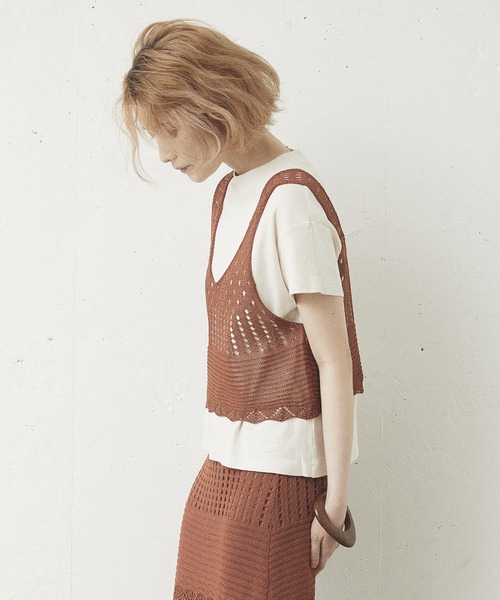 kivi(キヴィ)の「かぎ針ニットビスチェ(ニット/セーター・レディース・ブラック/ベージュ/ダークオレンジ・FREE)」の6枚目の写真