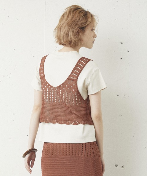 kivi(キヴィ)の「かぎ針ニットビスチェ(ニット/セーター・レディース・ブラック/ベージュ/ダークオレンジ・FREE)」の7枚目の写真