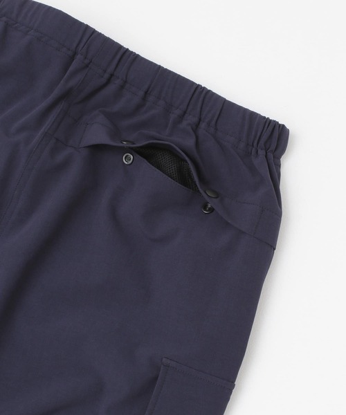 URBAN RESEARCH Sonny Label（アーバンリサーチサニーレーベル）の「『防汚ストレッチ』マルチファンクション撥水ショーツ（その他パンツ・メンズ・ブラック/ベージュ/パープル/ネイビー/カーキ・MEDIUM/LARGE）」の11枚目の写真