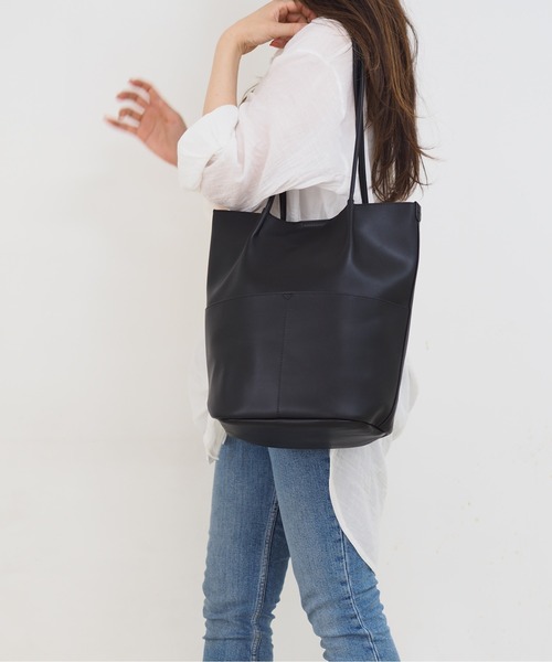 POUTOJOURU（ポートジュール）の「【ポートジュール】PUレザー　サイドポケットトートバッグ　ZOZO限定（ビジネスバッグ・レディース・ブラック/ブラウン/グレー/アイボリー・FREE）」の13枚目の写真