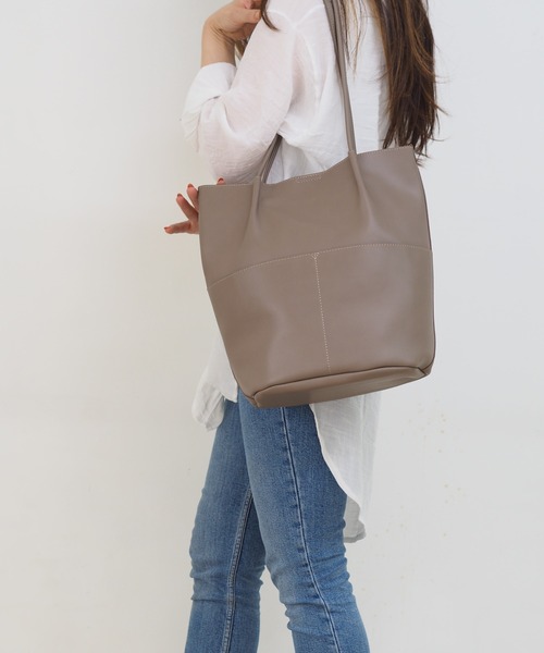 POUTOJOURU（ポートジュール）の「【ポートジュール】PUレザー　サイドポケットトートバッグ　ZOZO限定（ビジネスバッグ・レディース・ブラック/ブラウン/グレー/アイボリー・FREE）」の12枚目の写真