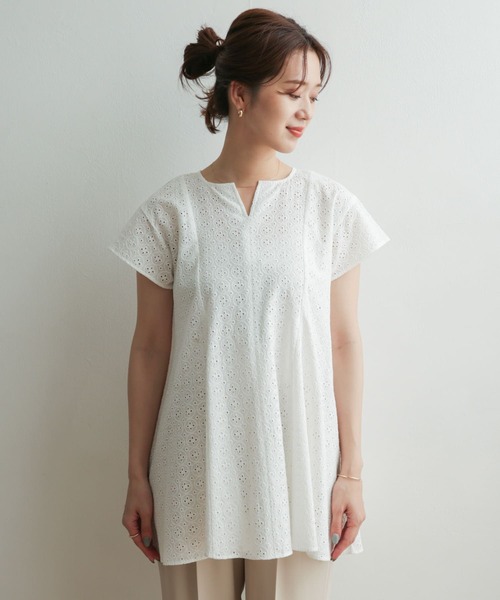 URBAN RESEARCH DOORS（アーバンリサーチドアーズ）の「カット刺繍フレアチュニック（シャツ/ブラウス・レディース・ホワイト/ブラック・ONE）」の21枚目の写真