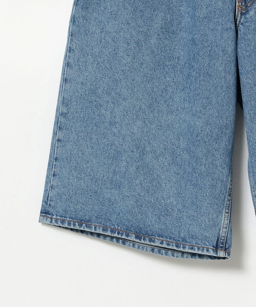 BEAMS（ビームス）の「BEAMS / 1プリーツ ワイド デニム ショーツ（その他パンツ・メンズ・インディゴブルー/ブルー・MEDIUM/X-LARGE/SMALL/LARGE）」の8枚目の写真