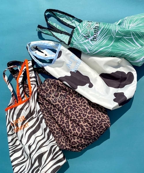 a.v.v（アーヴェヴェ）の「プリントエコバッグ（エコバッグ/サブバッグ・レディース・ホワイト/ベージュ/グリーン/アイボリー・38）」の5枚目の写真