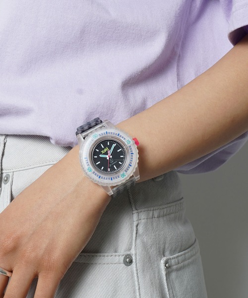 X-girl(エックスガール)の「X-girl × Q&Q Smile Solar MILLS LOGO WATCH(アナログ腕時計・レディース・ブラック/マルチ・ONE SIZE)」の18枚目の写真