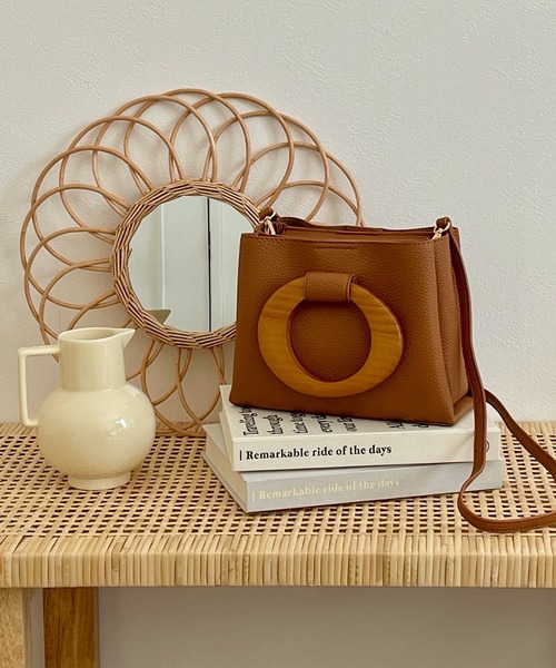 etade（エタード）の「ウッドハンドル 2wayバッグ etda7（ショルダーバッグ・レディース・ブラック/ベージュ/ブラウン/アイボリー・FREE）」の6枚目の写真