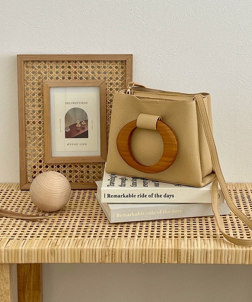 etade（エタード）の「ウッドハンドル 2wayバッグ etda7（ショルダーバッグ・レディース・ブラック/ベージュ/ブラウン/アイボリー・FREE）」の11枚目の写真