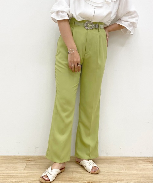 apres jour(アプレジュール)の「センタープレスフレアーパンツ【ZOZOTOWN限定アイテム】(その他パンツ・レディース・モカ/ブラック/ダークブラウン/グリーン系その他/ライトイエロー/ブルー系その他/オレンジ/グリーン系その他3・MEDIUM/SMALL/X-LARGE)」の1枚目の写真