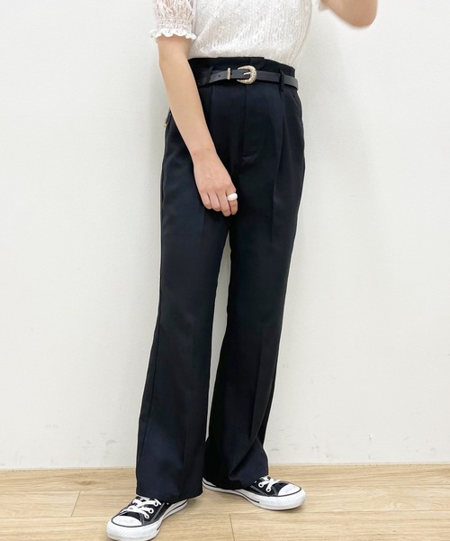 apres jour(アプレジュール)の「センタープレスフレアーパンツ【ZOZOTOWN限定アイテム】(その他パンツ・レディース・モカ/ブラック/ダークブラウン/グリーン系その他/ライトイエロー/ブルー系その他/オレンジ/グリーン系その他3・MEDIUM/SMALL/X-LARGE)」の2枚目の写真