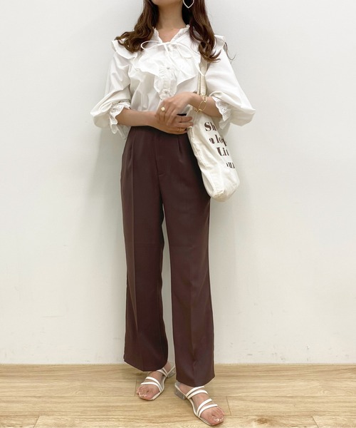 apres jour(アプレジュール)の「センタープレスフレアーパンツ【ZOZOTOWN限定アイテム】(その他パンツ・レディース・モカ/ブラック/ダークブラウン/グリーン系その他/ライトイエロー/ブルー系その他/オレンジ/グリーン系その他3・MEDIUM/SMALL/X-LARGE)」の22枚目の写真