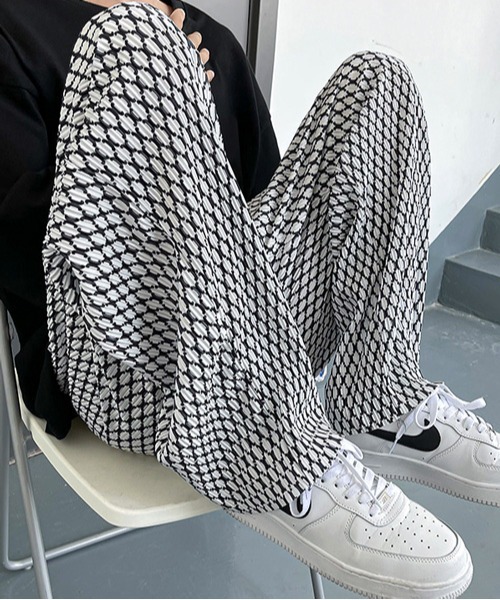 neos（ネオス）の「【neos -addictive design-】ルーズシルエット ジオメトリック 総柄 プリーツ ワイドパンツ（その他パンツ・メンズ・ホワイト/ブラック/イエロー・LARGE/X-LARGE/MEDIUM）」の9枚目の写真