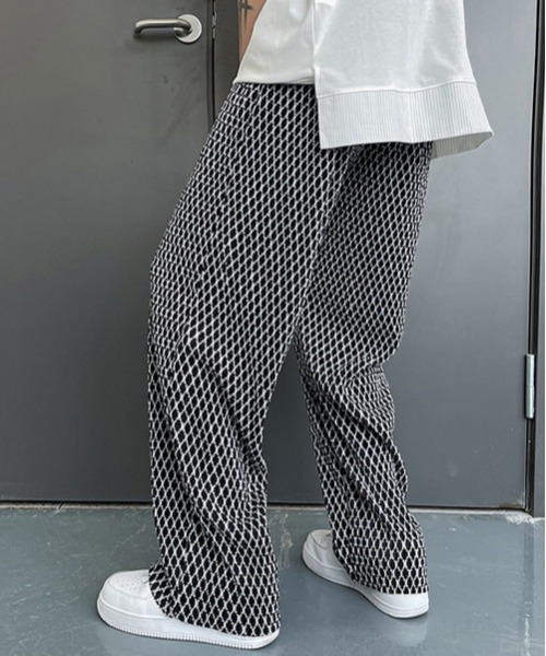 neos（ネオス）の「【neos -addictive design-】ルーズシルエット ジオメトリック 総柄 プリーツ ワイドパンツ（その他パンツ・メンズ・ホワイト/ブラック/イエロー・LARGE/X-LARGE/MEDIUM）」の17枚目の写真