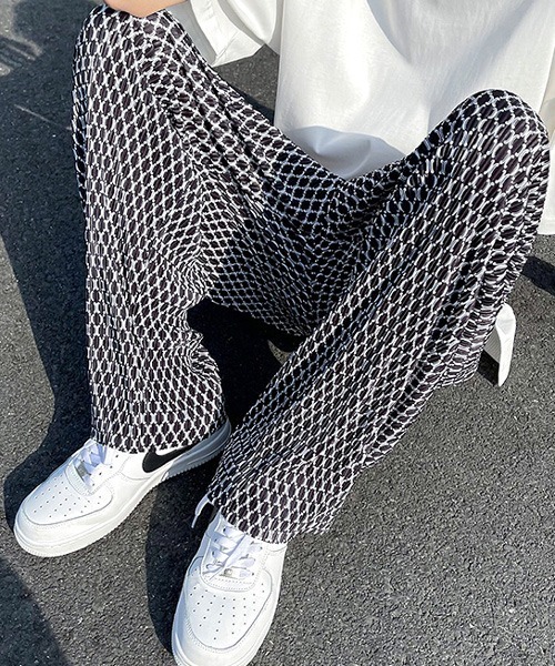 neos（ネオス）の「【neos -addictive design-】ルーズシルエット ジオメトリック 総柄 プリーツ ワイドパンツ（その他パンツ・メンズ・ホワイト/ブラック/イエロー・LARGE/X-LARGE/MEDIUM）」の13枚目の写真