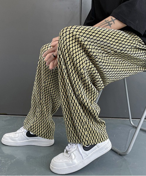 neos（ネオス）の「【neos -addictive design-】ルーズシルエット ジオメトリック 総柄 プリーツ ワイドパンツ（その他パンツ・メンズ・ホワイト/ブラック/イエロー・LARGE/X-LARGE/MEDIUM）」の4枚目の写真