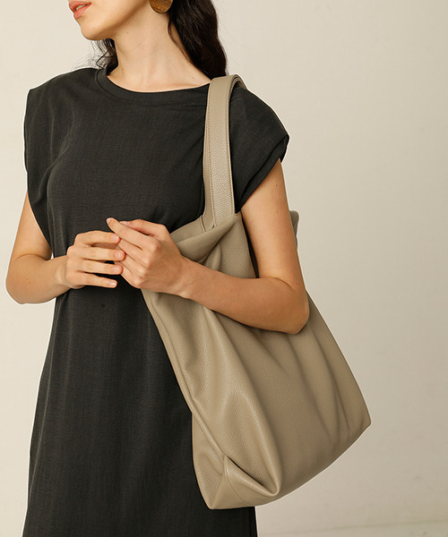 chuclla(チュクラ)の「【chuclla】PU leather tote bag cha204(トートバッグ・レディース・ベージュ/ブラック・FREE)」の12枚目の写真