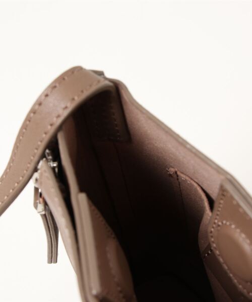 story.（ストーリー）の「【story.(ストーリー)】別注ポシェット（ショルダーバッグ・レディース・グレー/モカ/レッド・FREE）」の5枚目の写真