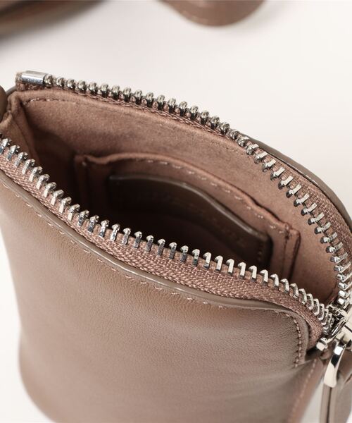 story.（ストーリー）の「【story.(ストーリー)】別注ポシェット（ショルダーバッグ・レディース・グレー/モカ/レッド・FREE）」の8枚目の写真