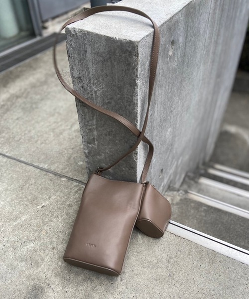 story.（ストーリー）の「【story.(ストーリー)】別注ポシェット（ショルダーバッグ・レディース・グレー/モカ/レッド・FREE）」の2枚目の写真