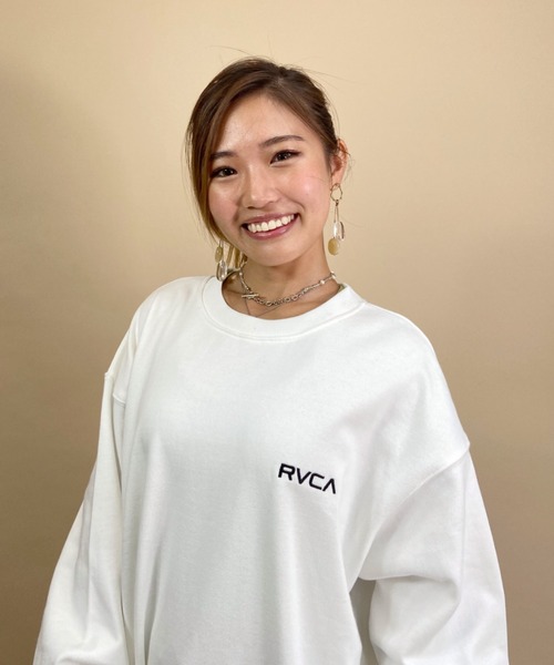 RVCA(ルーカ)の「【ZOZOタウン限定アイテム】RVCA/ルーカ ビッグシルエット バックプリントトレーナー BB044-037(スウェット・レディース・ブラック/ネイビー/ホワイト・M/L)」の8枚目の写真