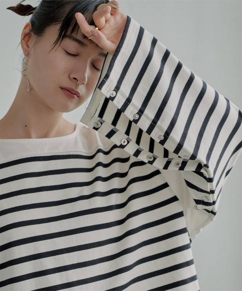 miette（ミエット）の「ﾎﾞﾀﾝｽﾘｰﾌﾞﾎﾞｰﾀﾞｰﾛﾝT（Tシャツ/カットソー・レディース・ブラック×ホワイト・FREE）」の2枚目の写真