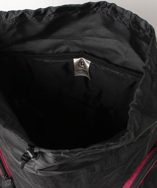 Reebok(リーボック)の「クラシックス アーカイブ バックパック / Classics Archive Backpack(バックパック/リュック・メンズ・ブラック/キャメル・FREE)」の4枚目の写真