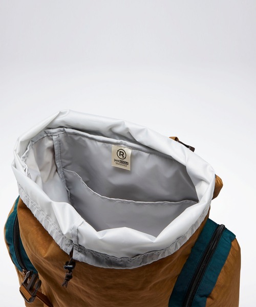 Reebok(リーボック)の「クラシックス アーカイブ バックパック / Classics Archive Backpack(バックパック/リュック・メンズ・ブラック/キャメル・FREE)」の13枚目の写真