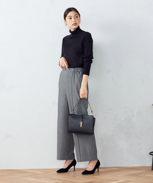 COMME CA MODELS(コムサモデルズ)の「ソフトサーモ ピンタックワイドパンツ(その他パンツ・レディース・チャコールグレー/グレー系その他・LL/L/M/XS/S)」の4枚目の写真