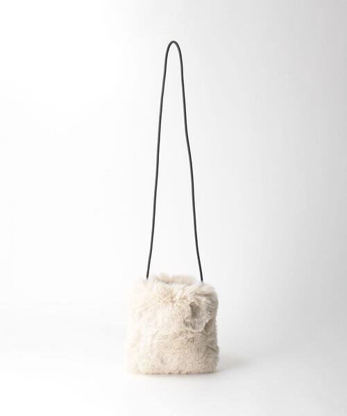 closet story（クローゼットストーリー）の「＜closet story（クローゼットストーリー）＞フェイクファー ミニ ショルダーバッグ（ショルダーバッグ・レディース・ライトブルー/オフホワイト/ライトピンク・FREE）」の2枚目の写真