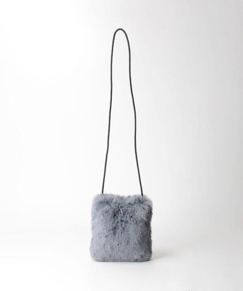 closet story（クローゼットストーリー）の「＜closet story（クローゼットストーリー）＞フェイクファー ミニ ショルダーバッグ（ショルダーバッグ・レディース・ライトブルー/オフホワイト/ライトピンク・FREE）」の3枚目の写真