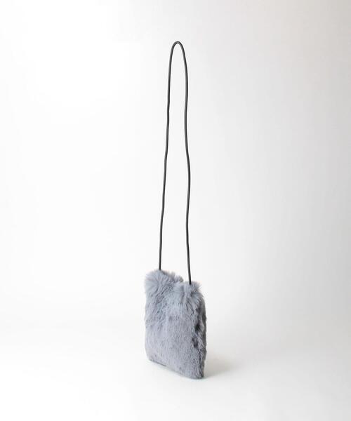 closet story（クローゼットストーリー）の「＜closet story（クローゼットストーリー）＞フェイクファー ミニ ショルダーバッグ（ショルダーバッグ・レディース・ライトブルー/オフホワイト/ライトピンク・FREE）」の6枚目の写真