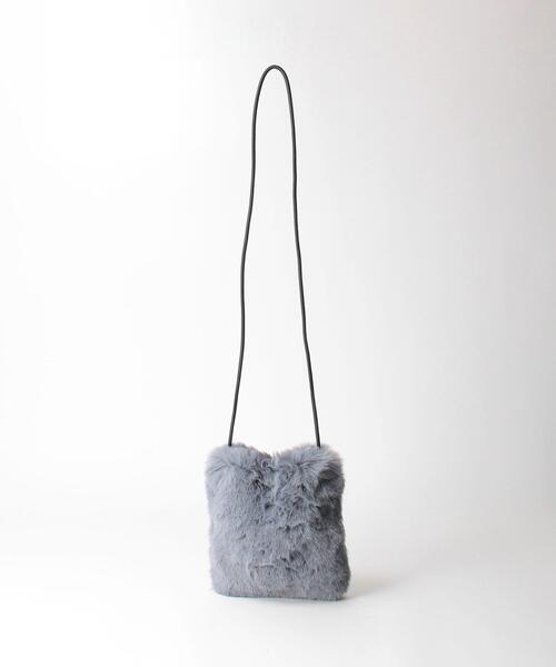 closet story（クローゼットストーリー）の「＜closet story（クローゼットストーリー）＞フェイクファー ミニ ショルダーバッグ（ショルダーバッグ・レディース・ライトブルー/オフホワイト/ライトピンク・FREE）」の5枚目の写真
