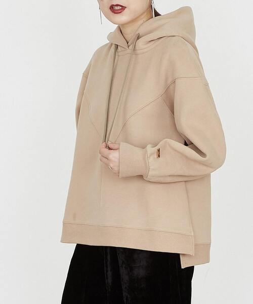 SOFFITTO(ソフィット)の「袖タックパーカー(パーカー・レディース・レッド/ミント/グレイッシュベージュ/ブラック/ベージュ・FREE)」の1枚目の写真