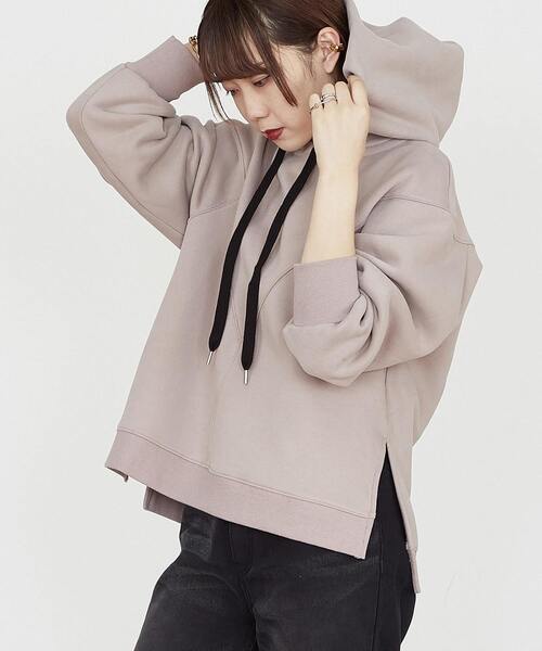 SOFFITTO(ソフィット)の「袖タックパーカー(パーカー・レディース・レッド/ミント/グレイッシュベージュ/ブラック/ベージュ・FREE)」の3枚目の写真