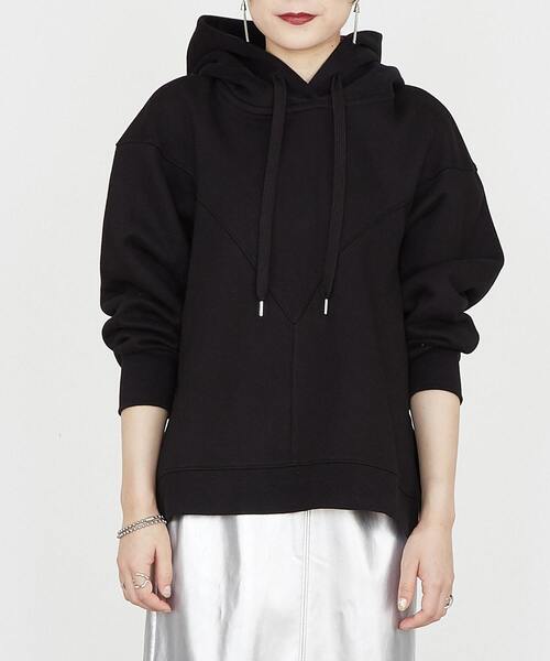 SOFFITTO(ソフィット)の「袖タックパーカー(パーカー・レディース・レッド/ミント/グレイッシュベージュ/ブラック/ベージュ・FREE)」の2枚目の写真