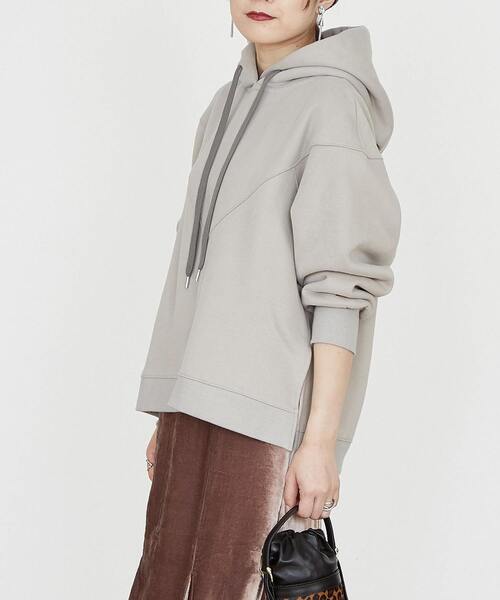 SOFFITTO(ソフィット)の「袖タックパーカー(パーカー・レディース・レッド/ミント/グレイッシュベージュ/ブラック/ベージュ・FREE)」の6枚目の写真